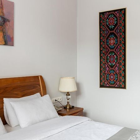 Soluxe Hotel Бишкек Экстерьер фото