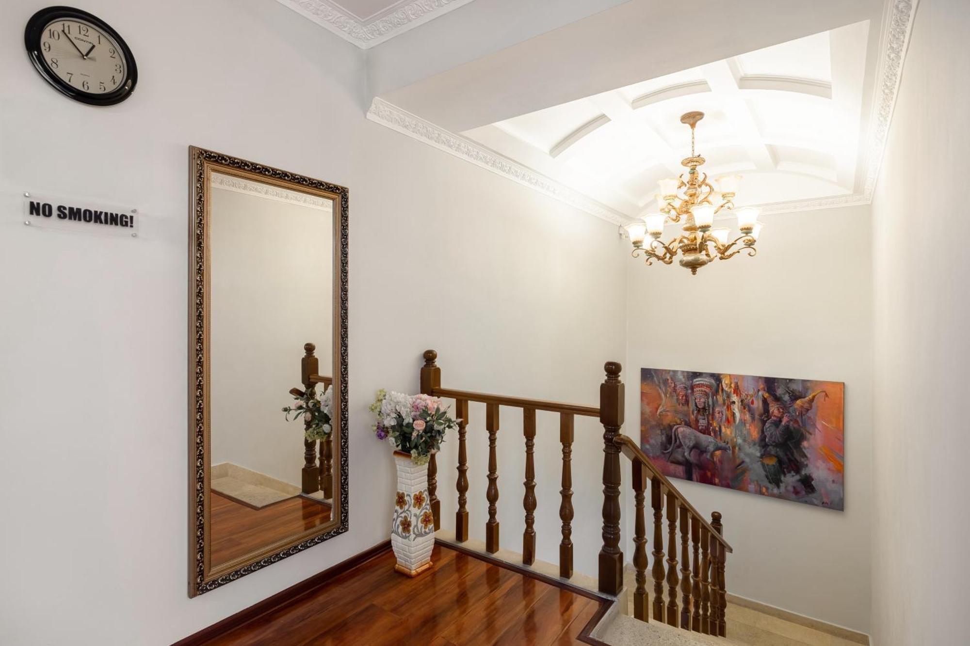 Soluxe Hotel Бишкек Экстерьер фото