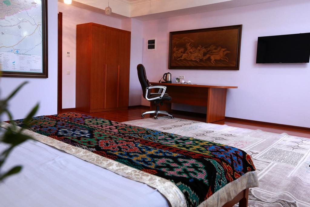 Soluxe Hotel Бишкек Экстерьер фото
