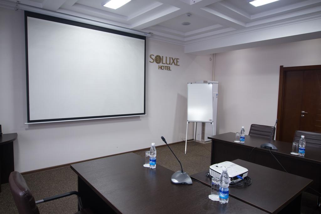 Soluxe Hotel Бишкек Экстерьер фото