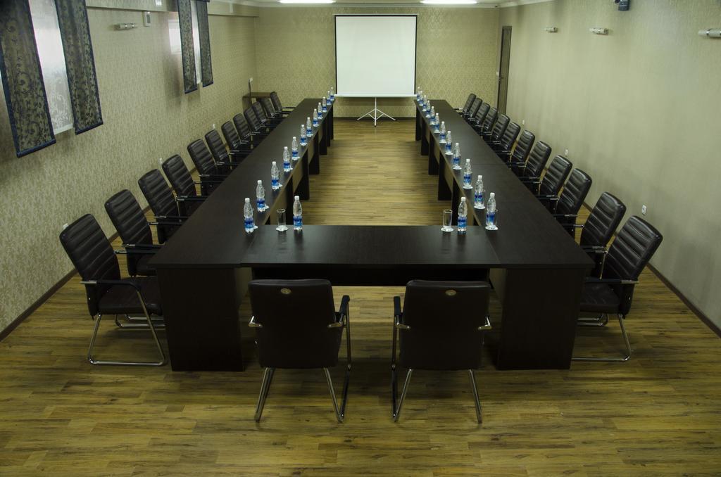 Soluxe Hotel Бишкек Экстерьер фото