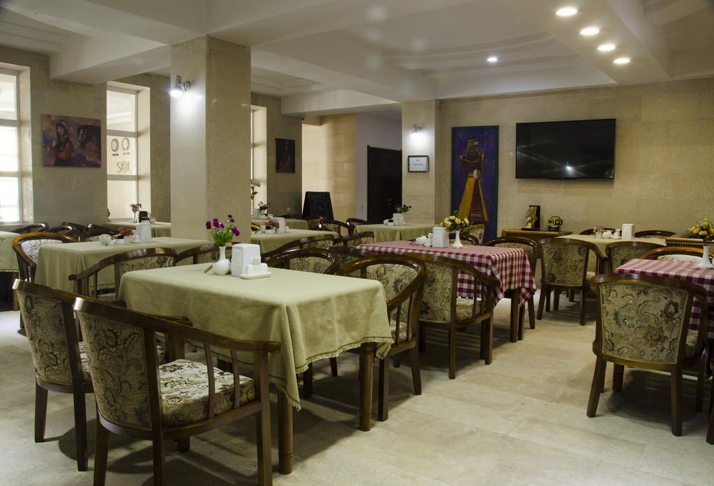 Soluxe Hotel Бишкек Экстерьер фото