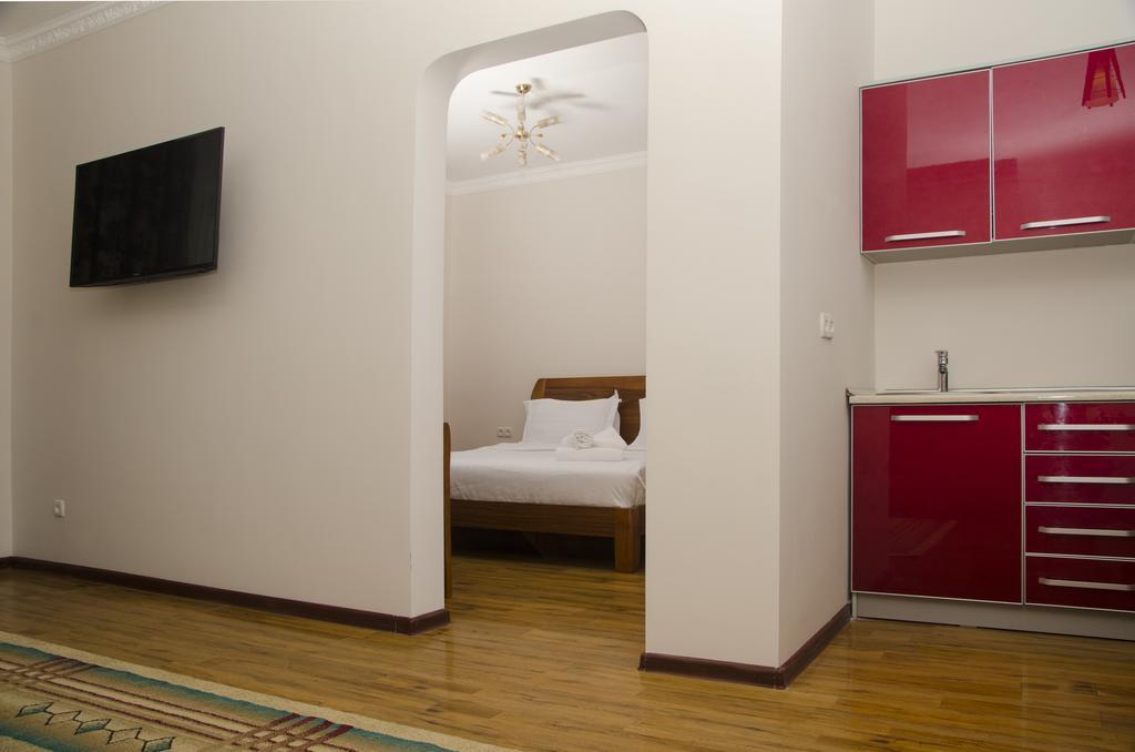 Soluxe Hotel Бишкек Экстерьер фото
