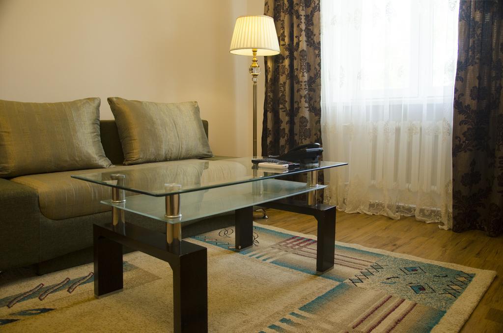 Soluxe Hotel Бишкек Экстерьер фото